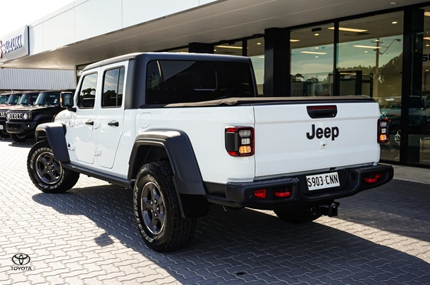 2021 Jeep Gladiator Rubicon in White