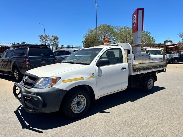 Image of 2005 Toyota Hilux Workmate