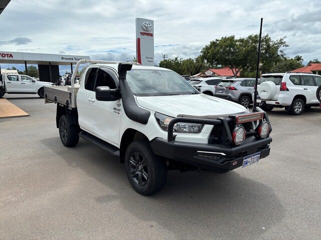 Image of 2025 Toyota Hilux SR