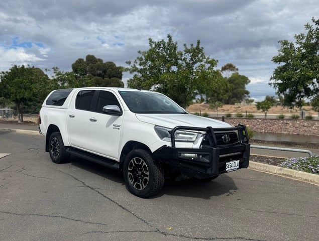 Image of 2021 Toyota Hilux 4x4 SR5