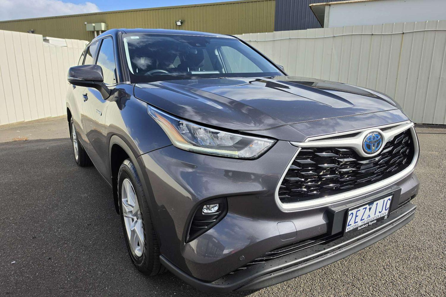 Image of 2024 Toyota KLUGER HYBRID GX AWD