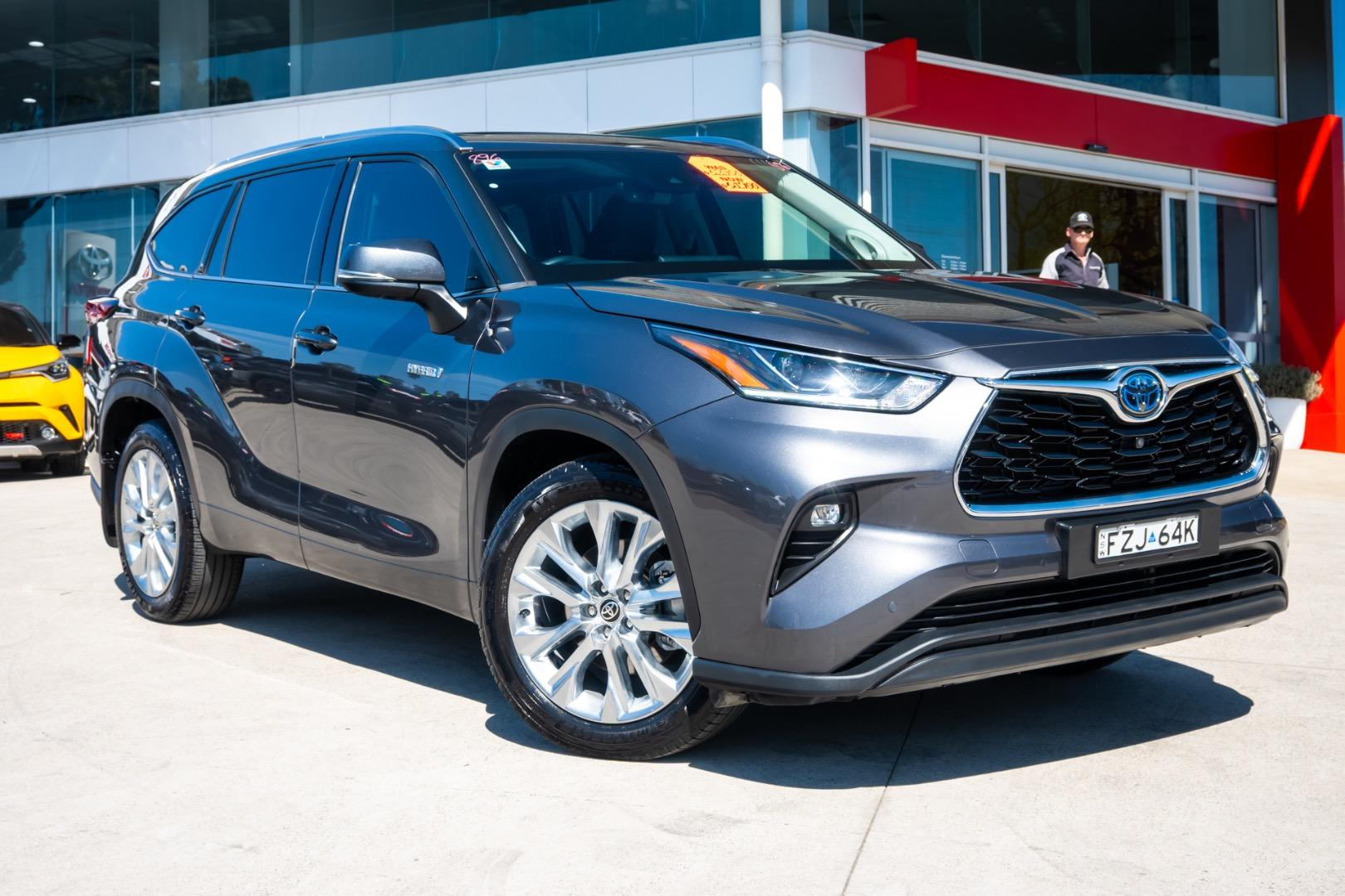 Image of 2021 Toyota KLUGER HYBRID AWD GRANDE