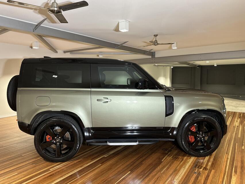 2021 Land Rover Defender 90 P400 X in Pangea Green (1dj)