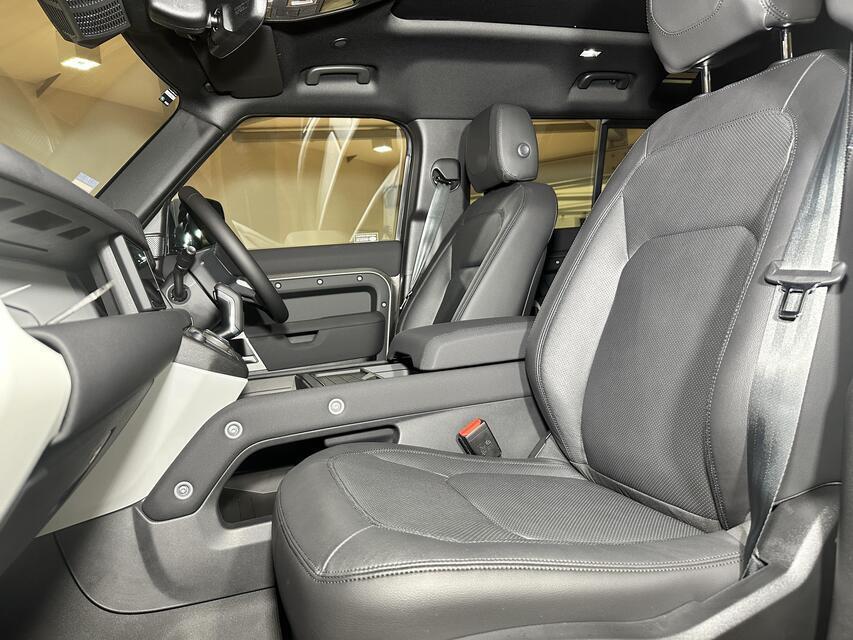 2023 Land Rover Defender 110 D300 SE in Silicon Silver (1bn)