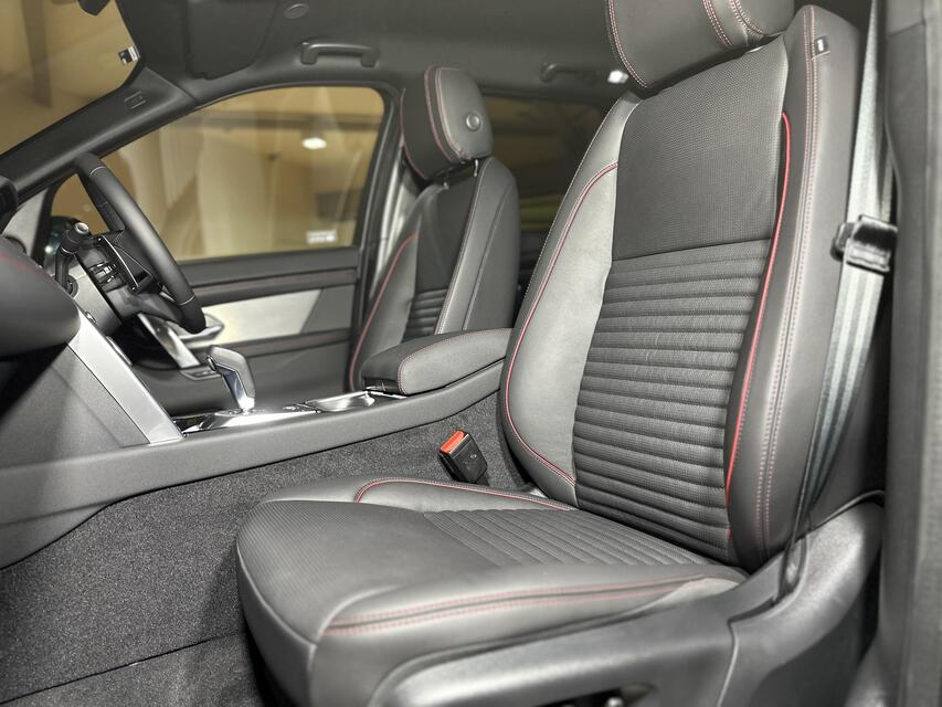 2022 Land Rover Discovery Sport P250 R-Dynamic SE in Santorini Black (1ag)