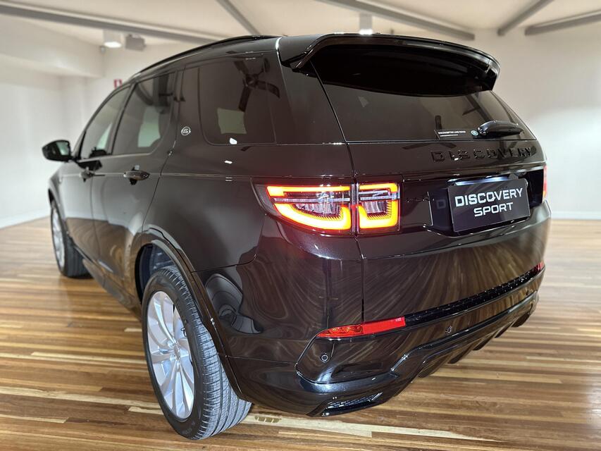 2022 Land Rover Discovery Sport P250 R-Dynamic SE in Santorini Black (1ag)