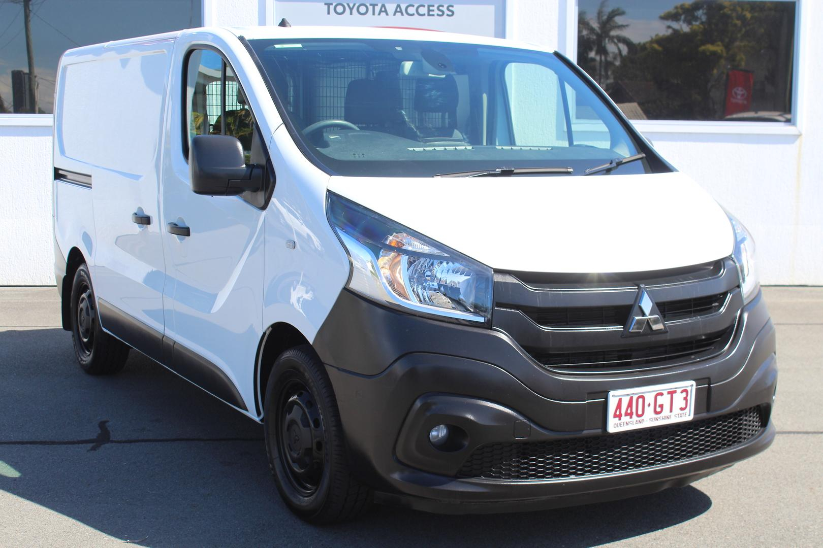 Image of 2020 MITSUBISHI EXPRESS GLX