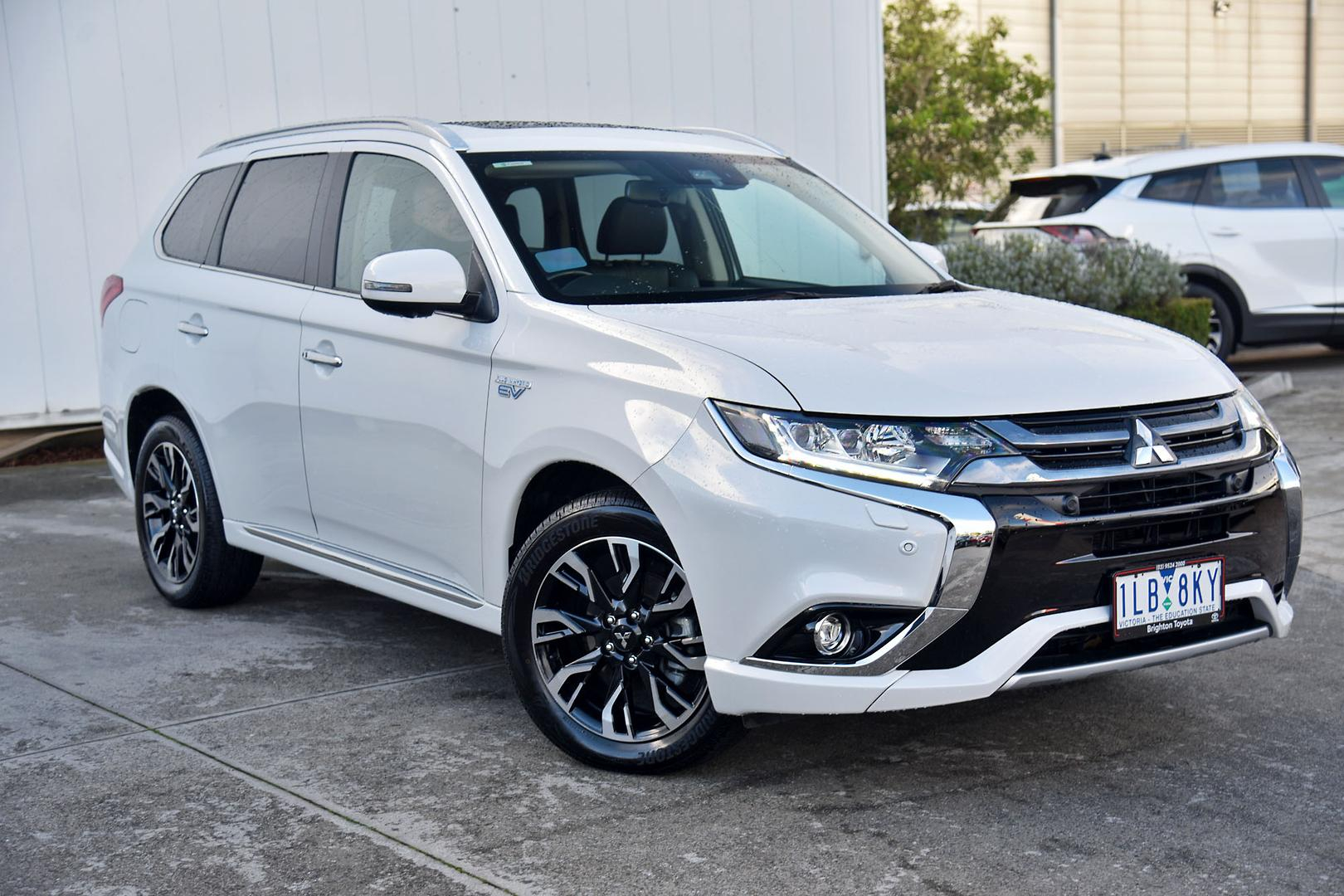 Image of 2017 MITSUBISHI OUTLANDER PHEV Exceed