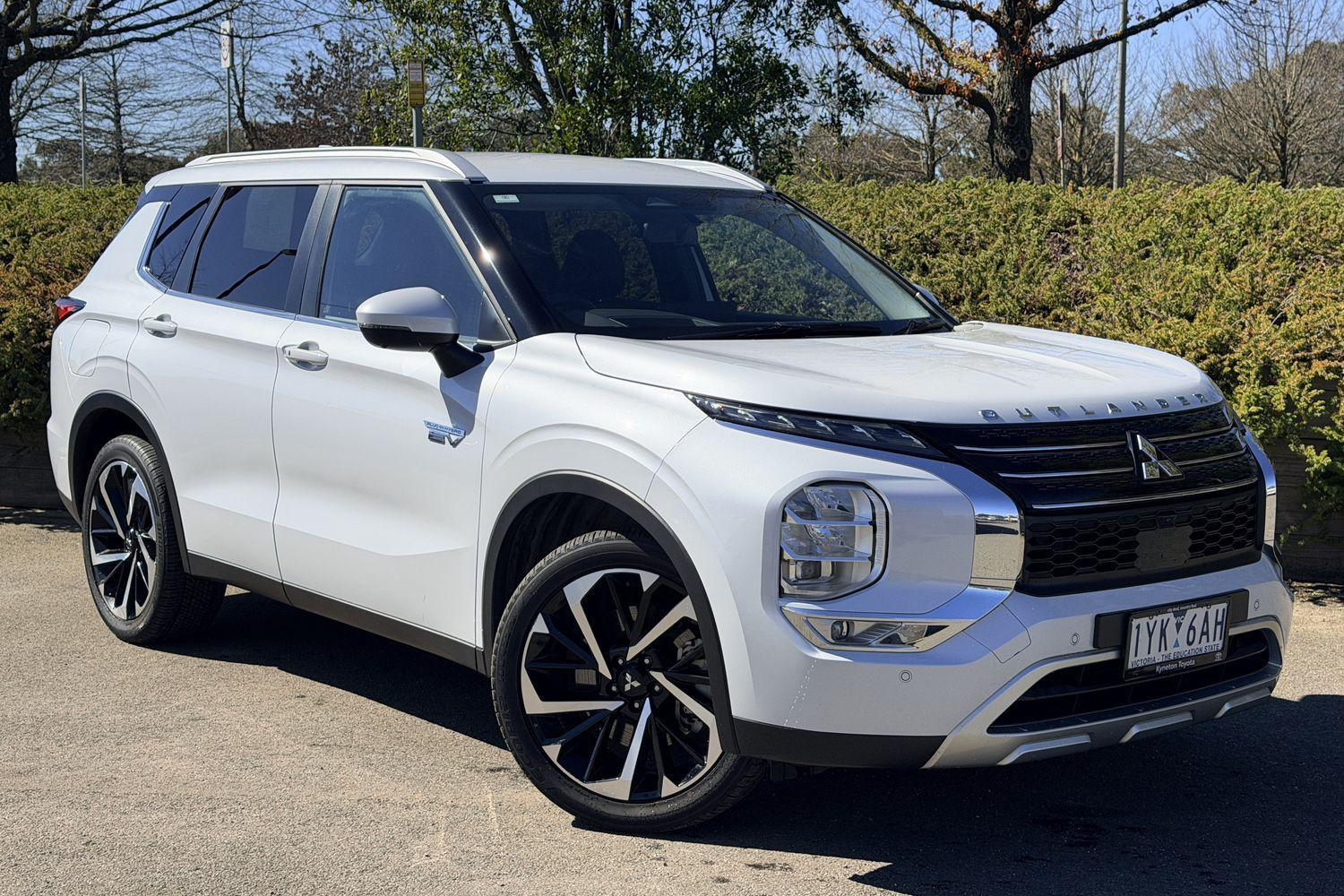 Image of 2023 Mitsubishi OUTLANDER PHEV Aspire