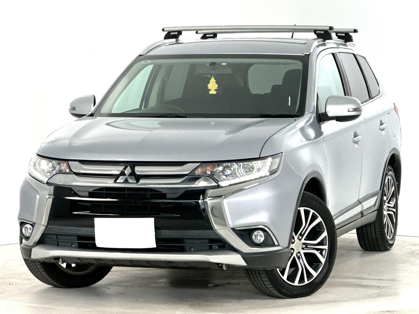 Image of 2016 MITSUBISHI OUTLANDER LS