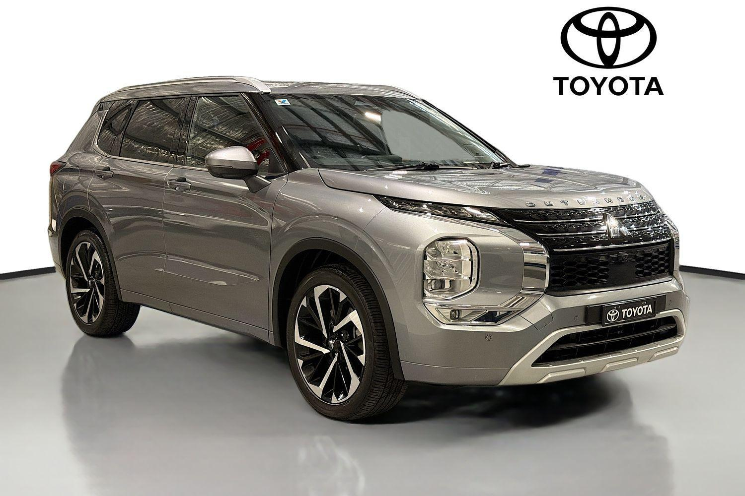 Image of 2023 MITSUBISHI OUTLANDER Exceed