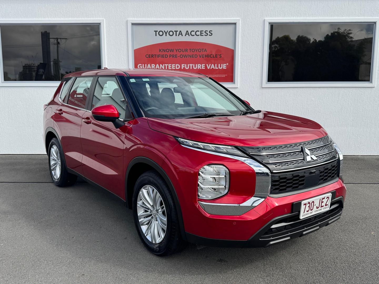 Image of 2023 MITSUBISHI OUTLANDER ES