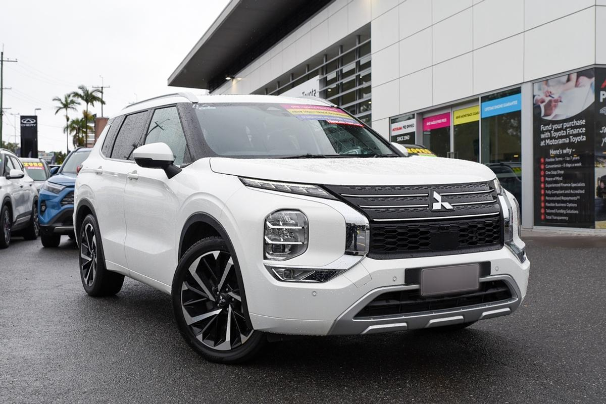 Image of 2024 MITSUBISHI OUTLANDER Exceed