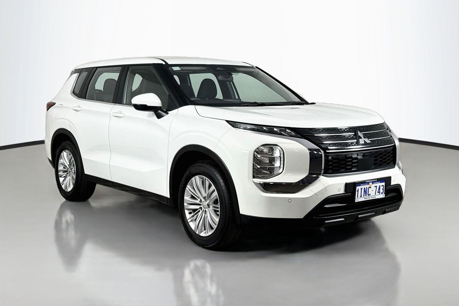 Image of 2024 MITSUBISHI OUTLANDER ES