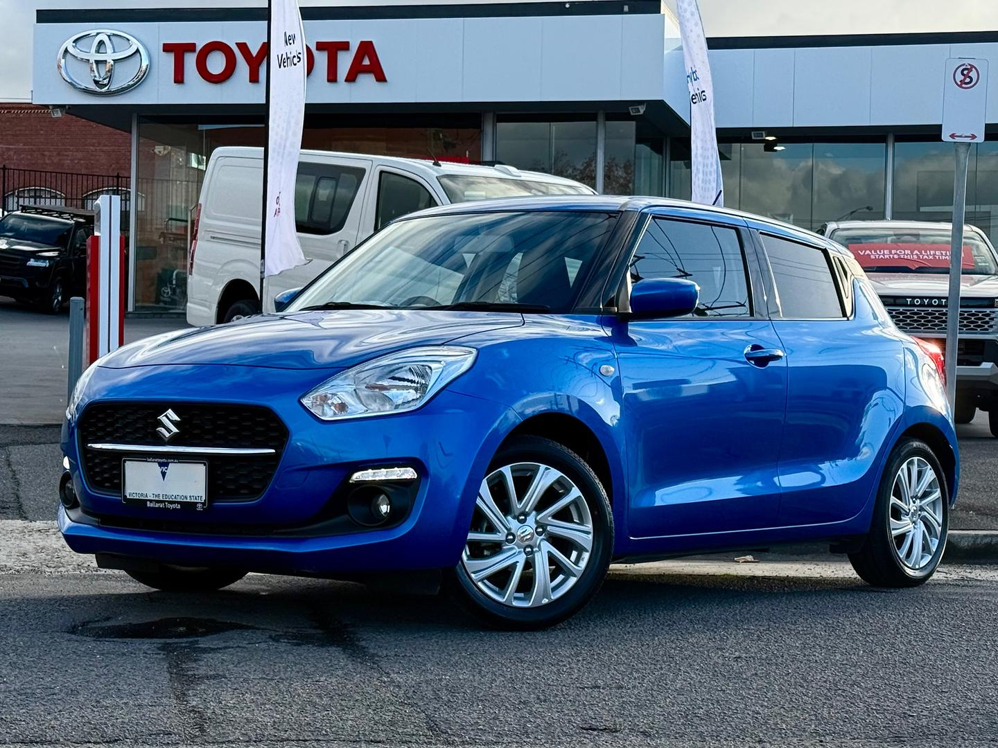 Image of 2022 SUZUKI SWIFT GL