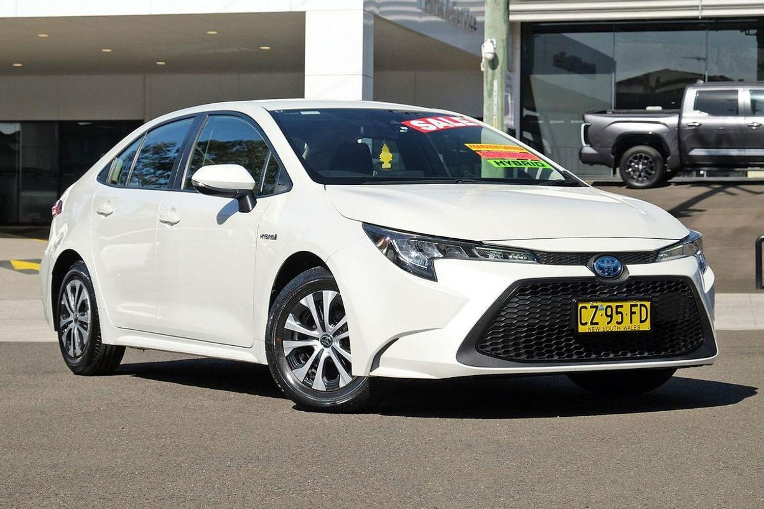 Image of 2020 Toyota COROLLA SEDAN HYBRID Ascent Sport