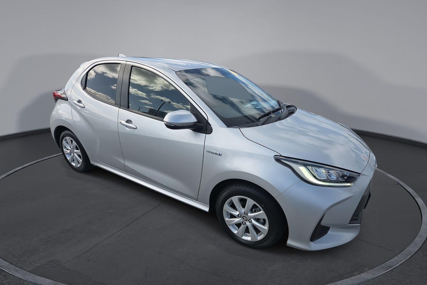 Image of 2022 Toyota Yaris HB Hybrid SX