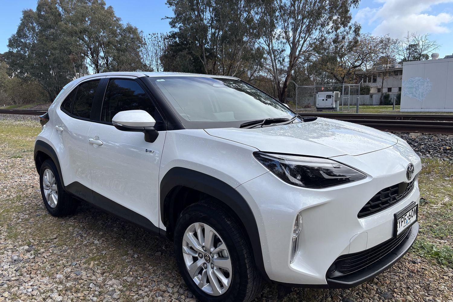 Image of 2024 Toyota YARIS CROSS HYBRID GX