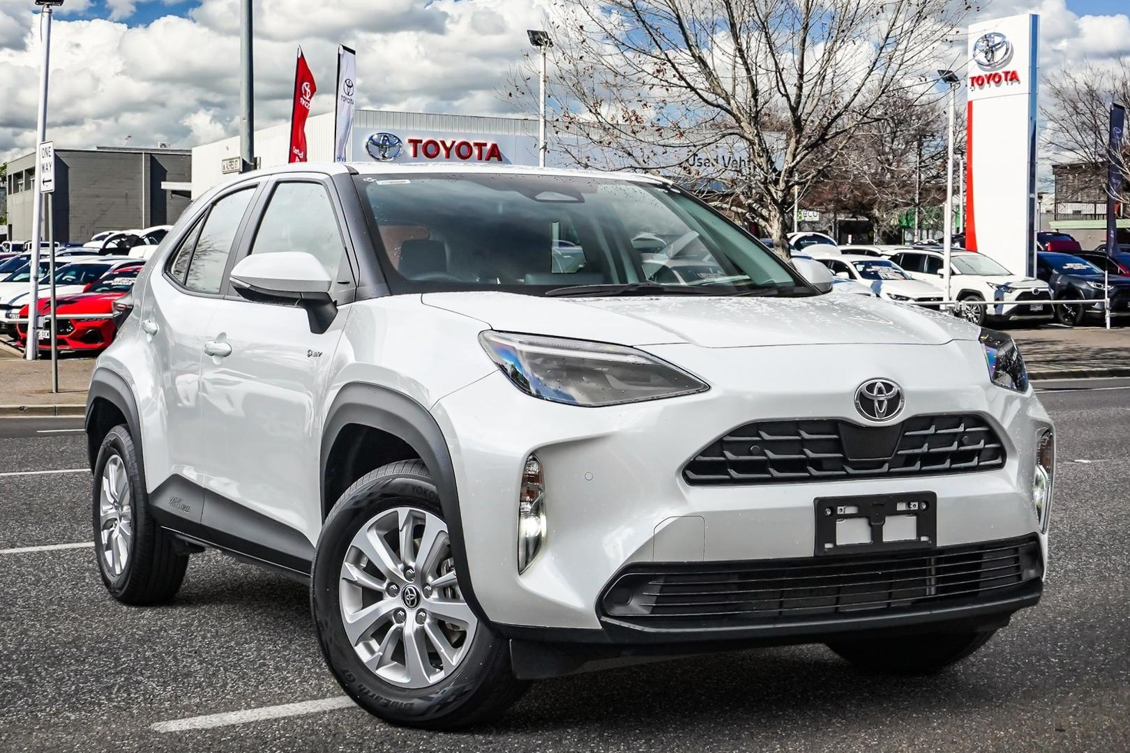 Image of 2025 Toyota Yaris Cross Hybrid GX