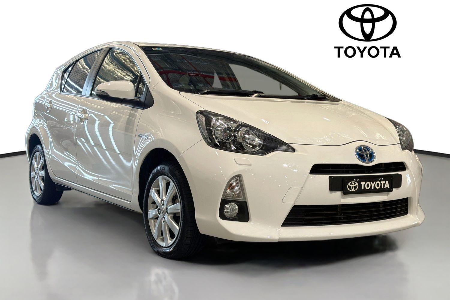 Image of 2014 Toyota Prius c i-Tech