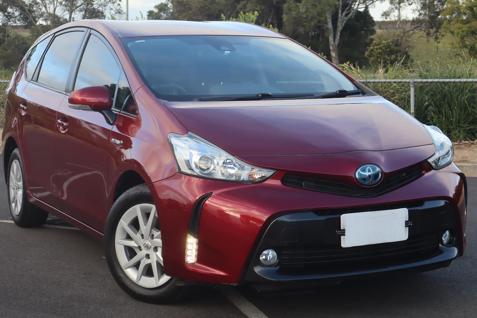 Image of 2020 Toyota Prius v L1