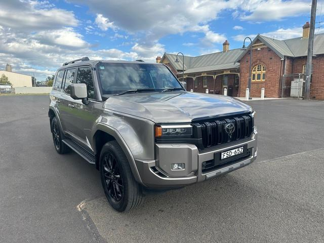 Image of 2024 Toyota Prado VX