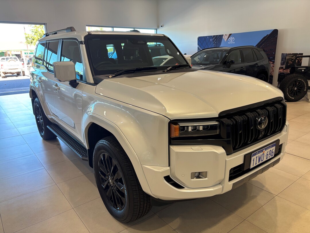 Image of 2024 Toyota Prado VX