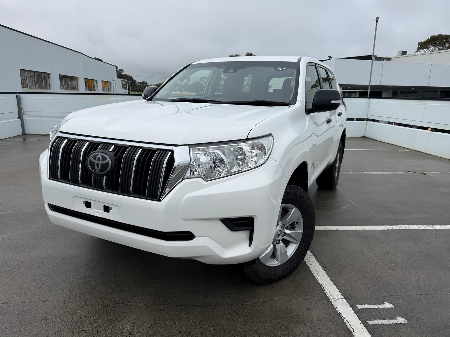 Image of 2023 Toyota Prado GX
