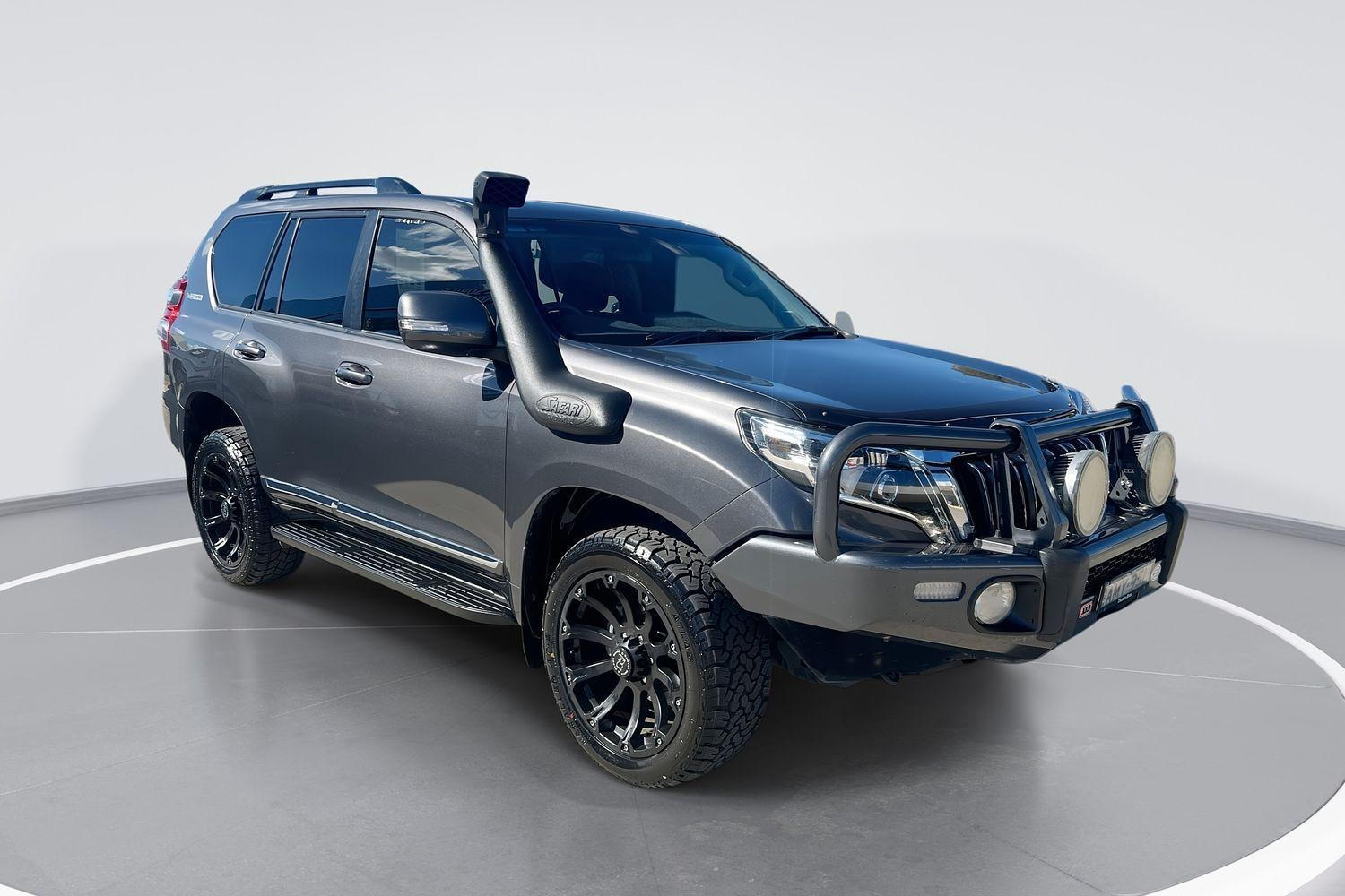 Image of 2017 Toyota Prado SE