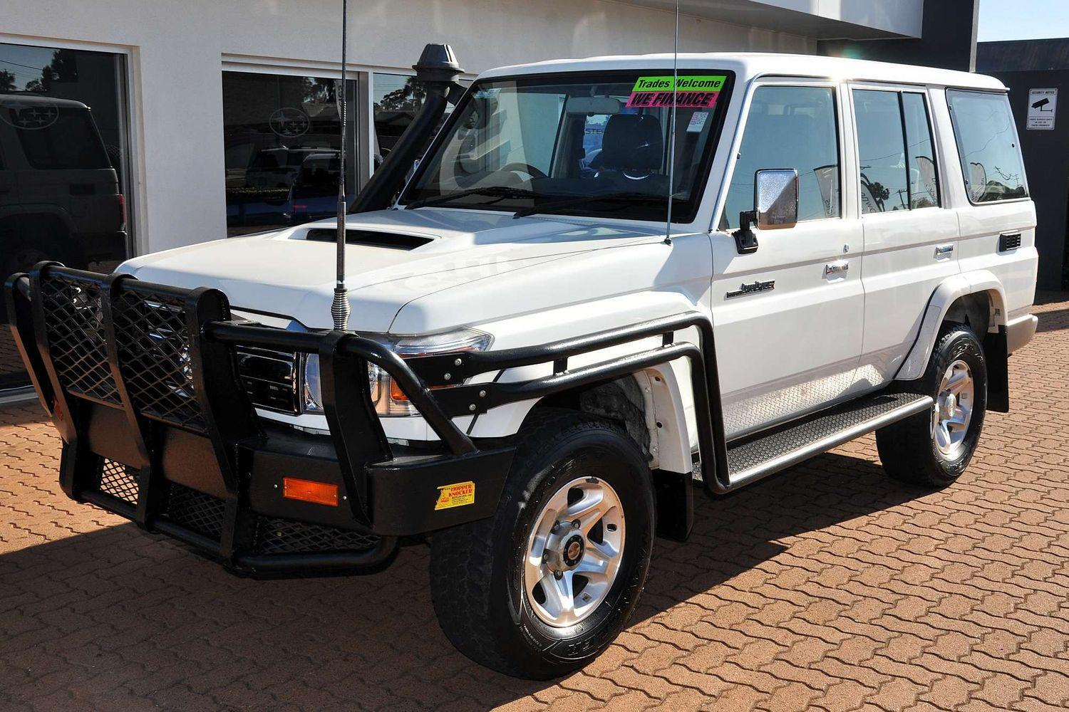 Image of 2016 Toyota LC Military GXL