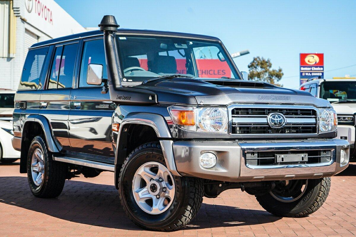 Image of 2022 Toyota LC Military GXL
