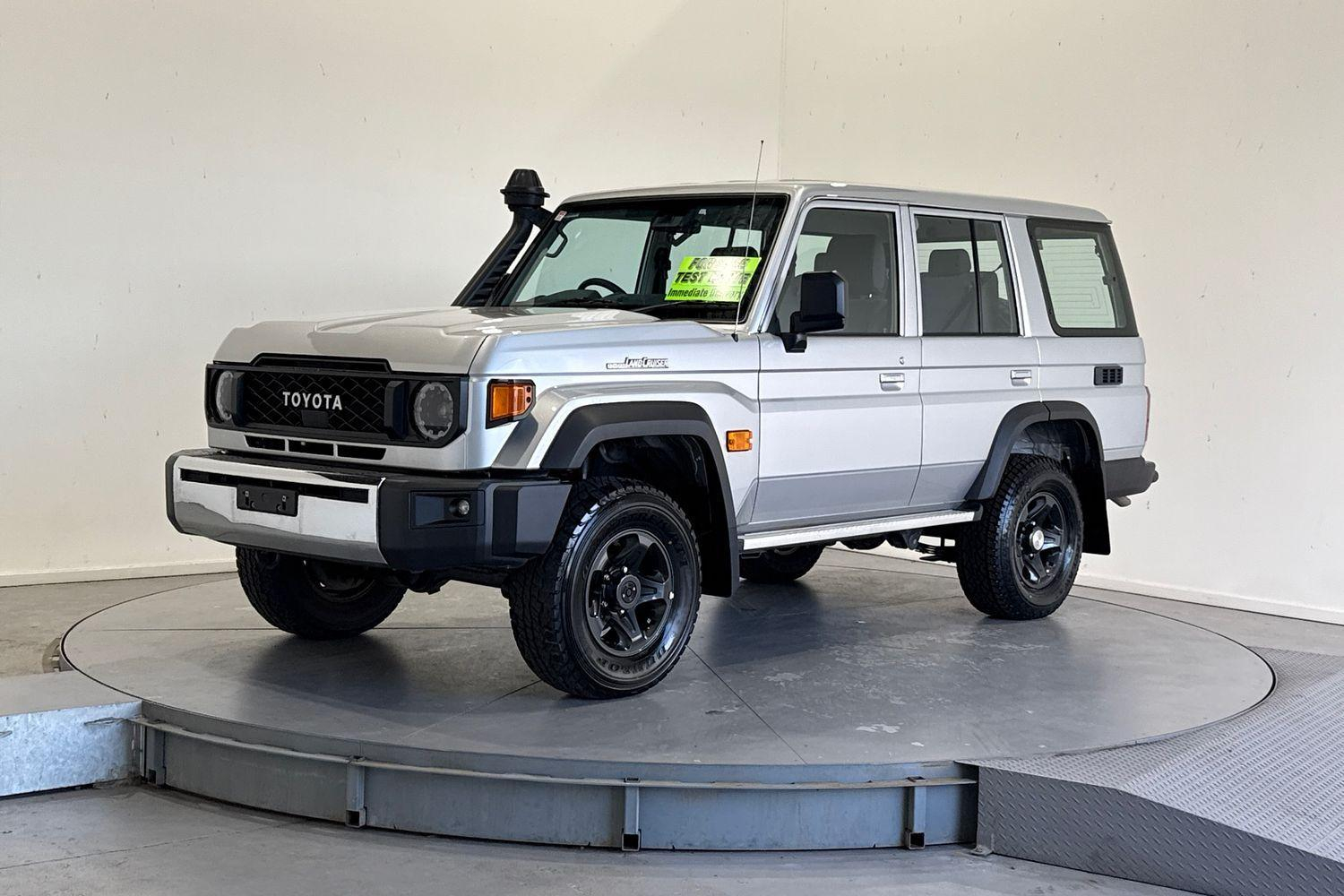 Image of 2024 TOYOTA LC Military GXL