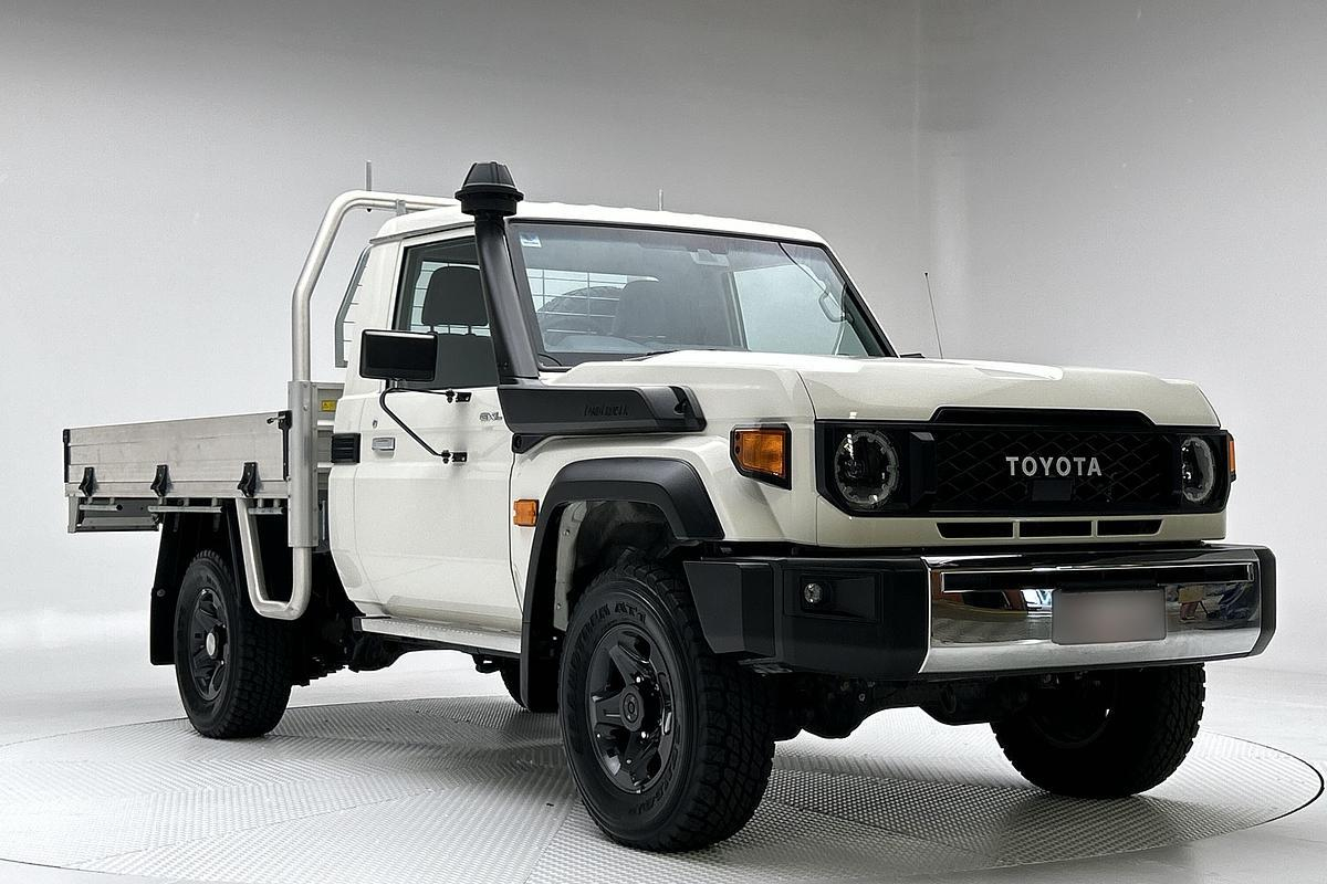 Image of 2023 Toyota LC Military GXL