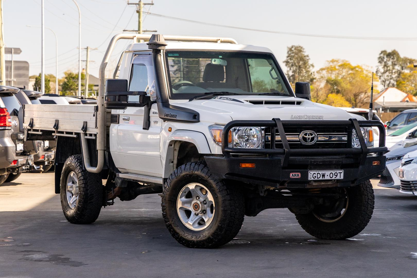 Image of 2018 Toyota LC Military GXL