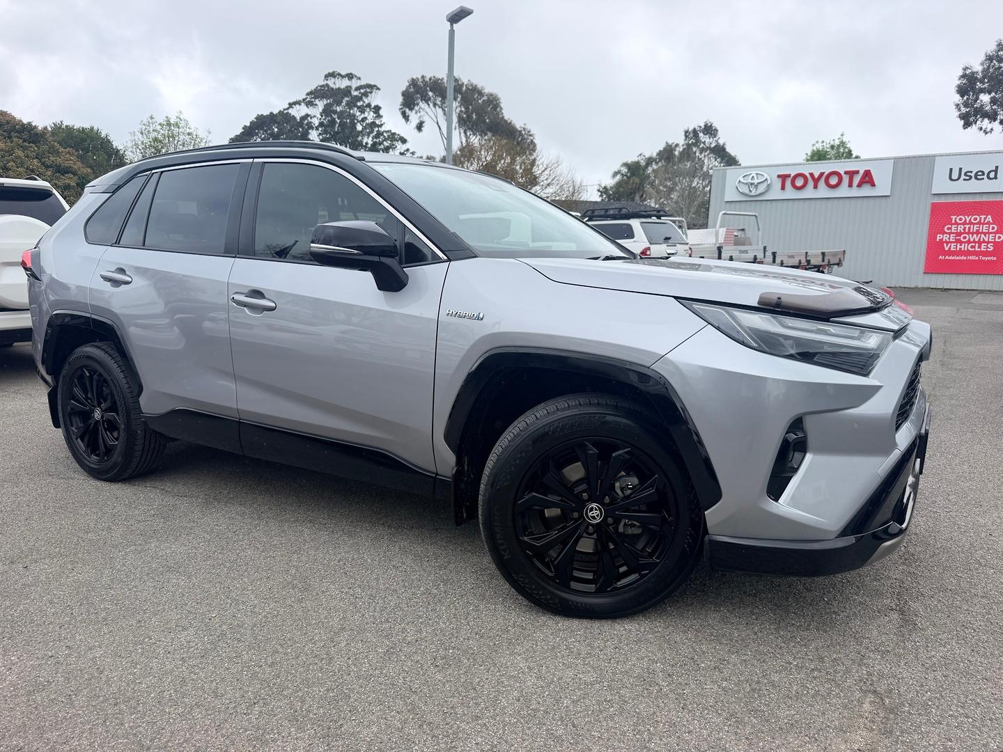Image of 2022 Toyota RAV4 Hybrid XSE (2WD)