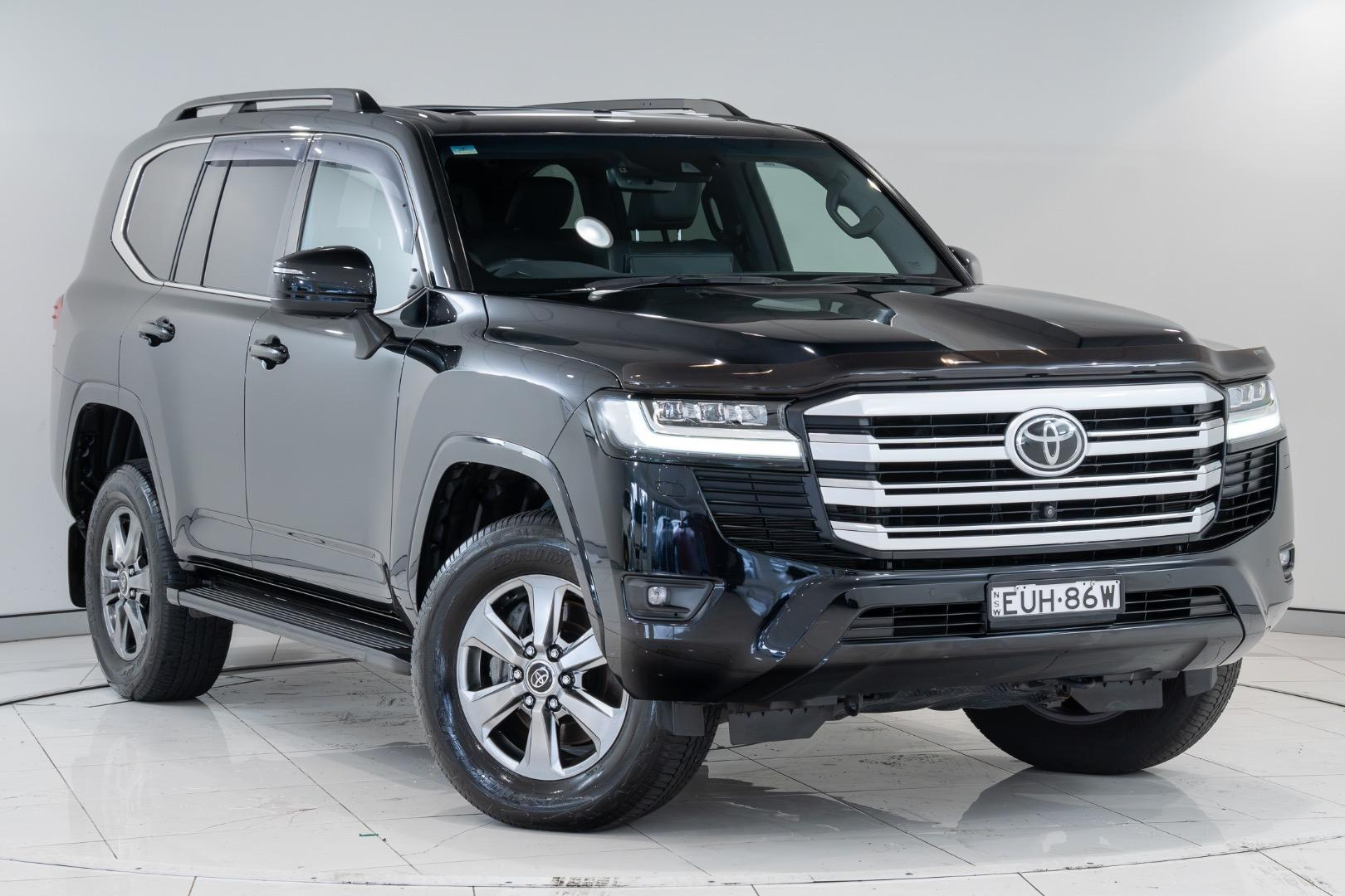 Image of 2022 Toyota LANDCRUISER VX