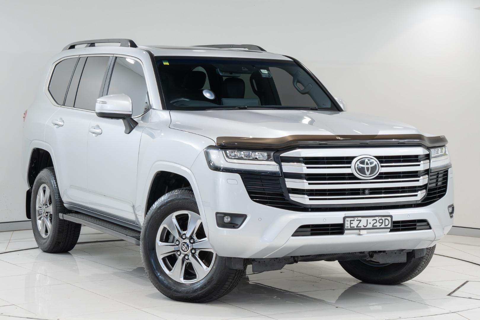 Image of 2023 Toyota LANDCRUISER VX