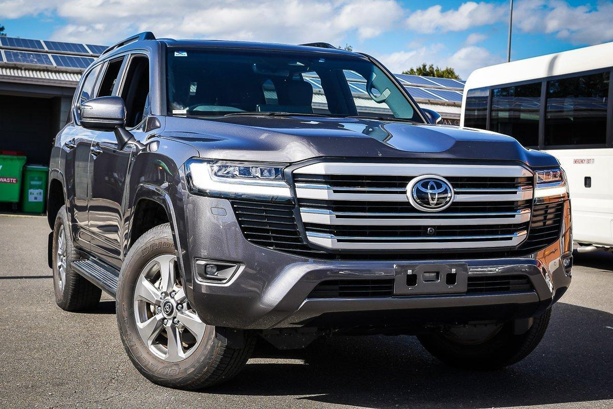 Image of 2025 Toyota LANDCRUISER VX