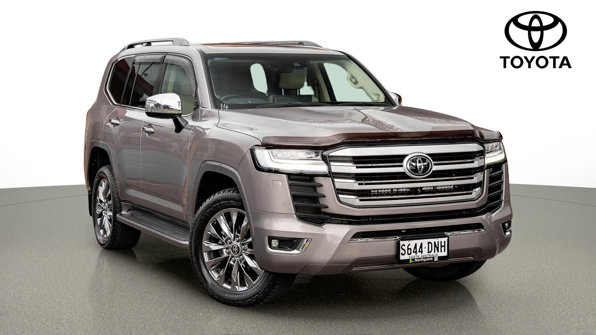 Image of 2022 Toyota LANDCRUISER Sahara ZX