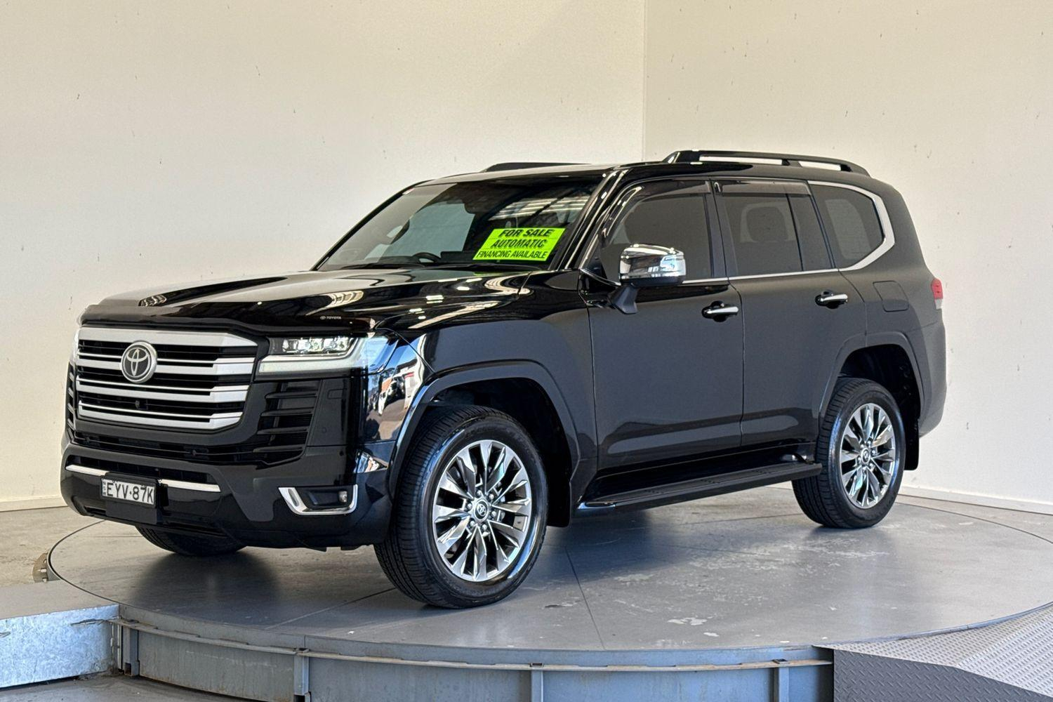 Image of 2023 TOYOTA Landcruiser Sahara ZX