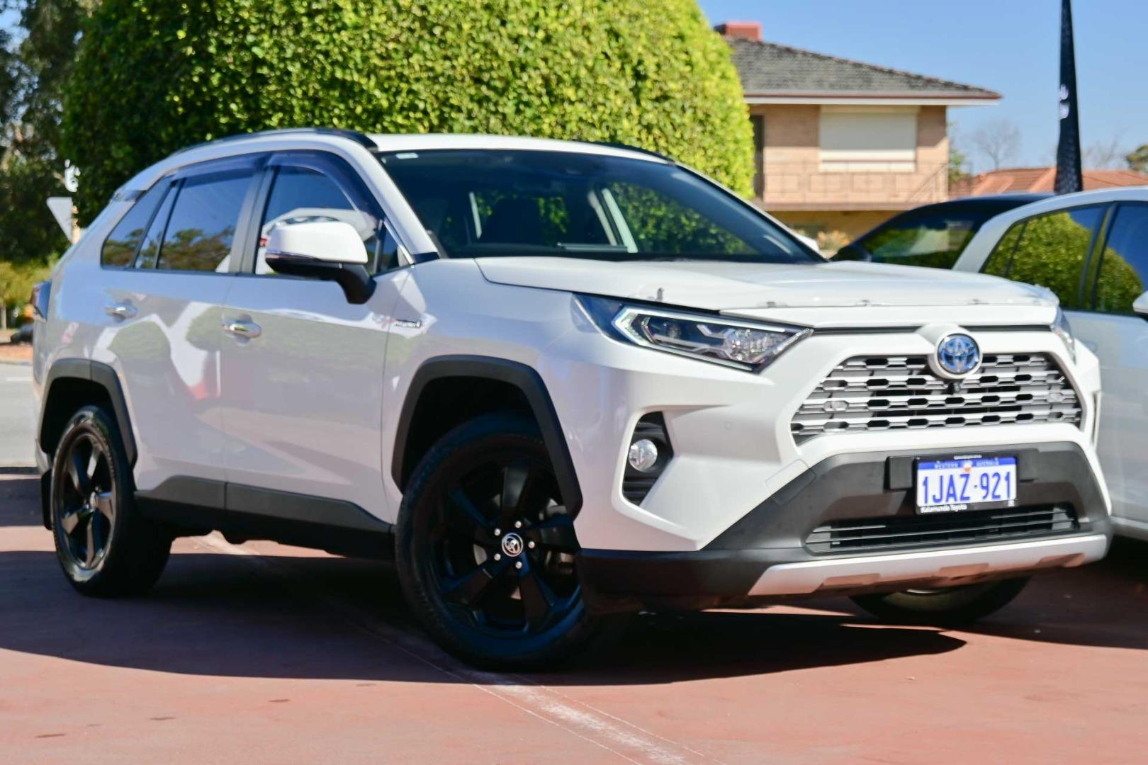 Image of 2020 Toyota RAV4 Hybrid Cruiser AWD