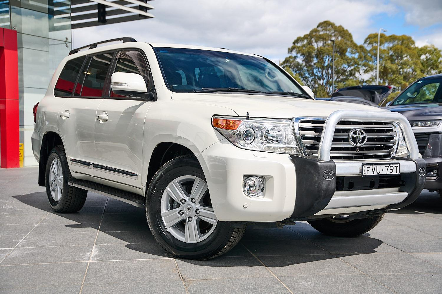 Image of 2014 Toyota LANDCRUISER Sahara