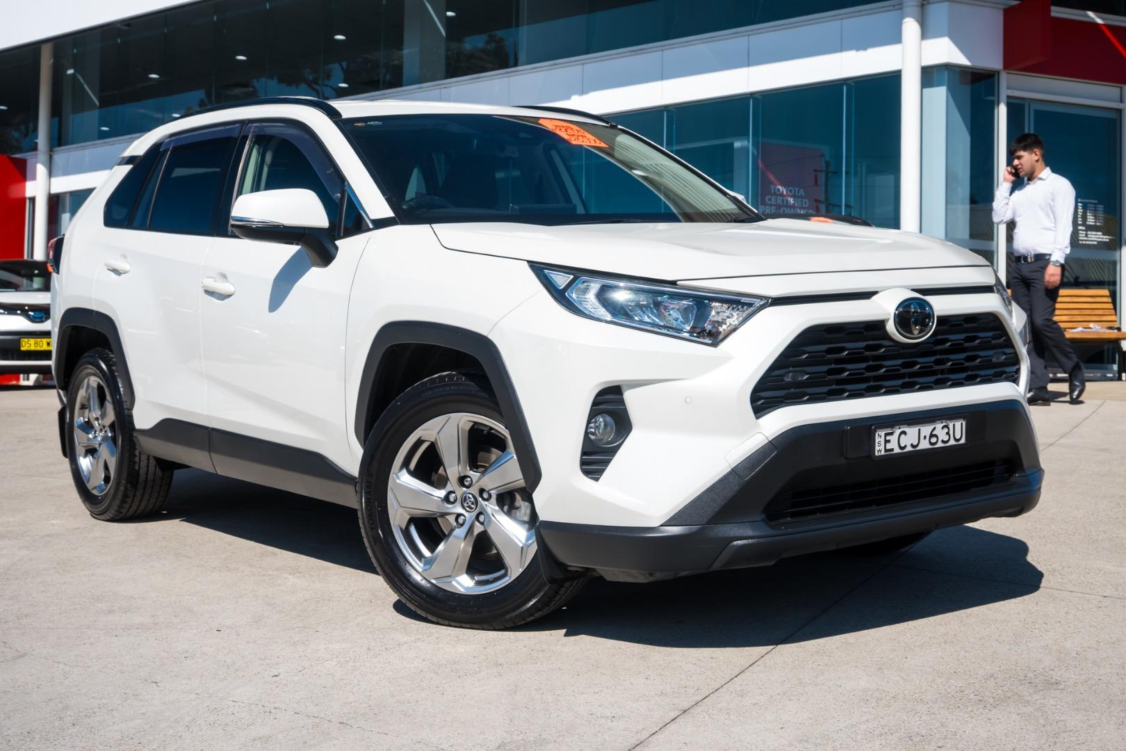 Image of 2019 Toyota RAV4 GXL-2WD