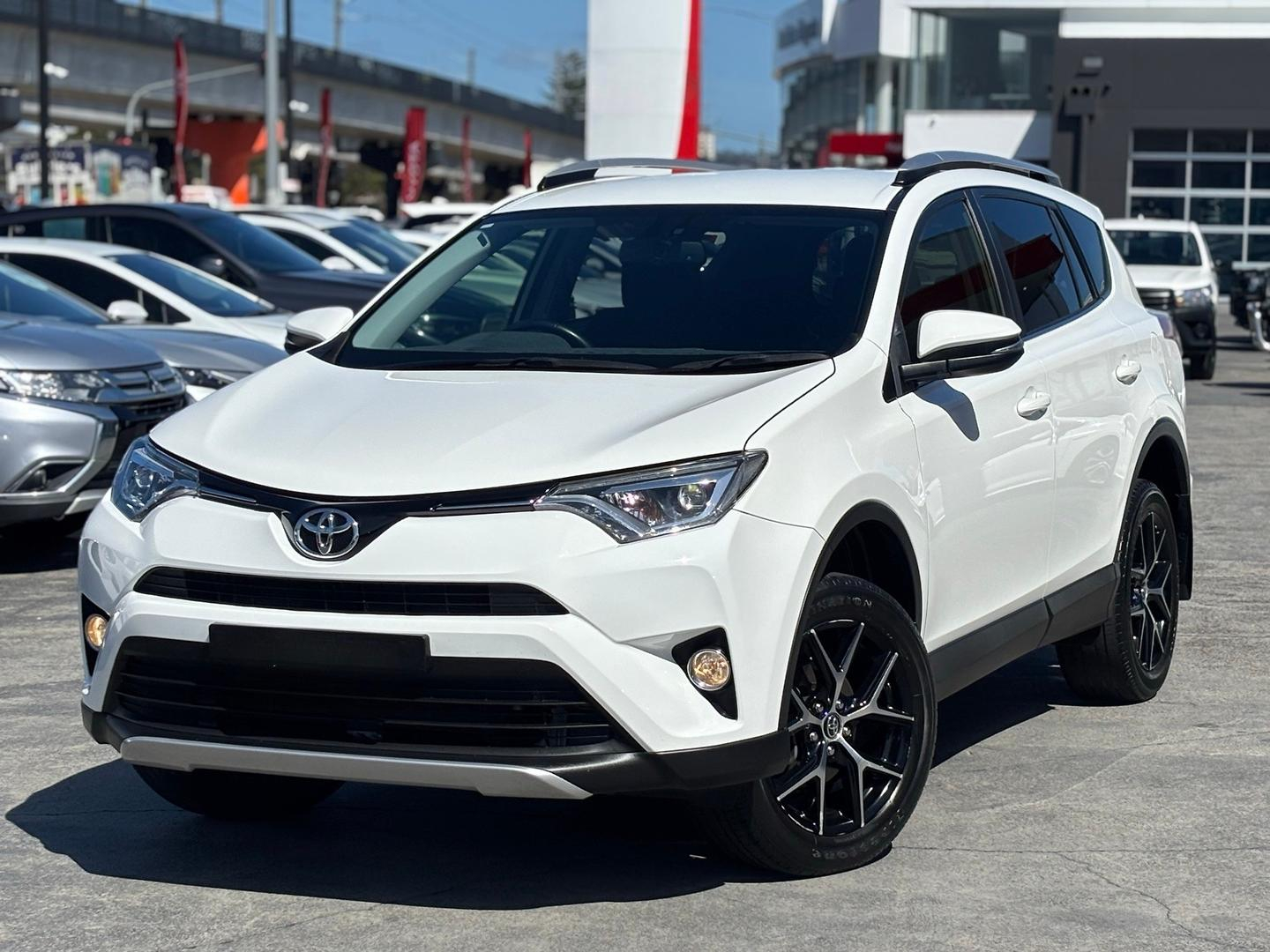 Image of 2016 Toyota RAV4 GXL-2WD