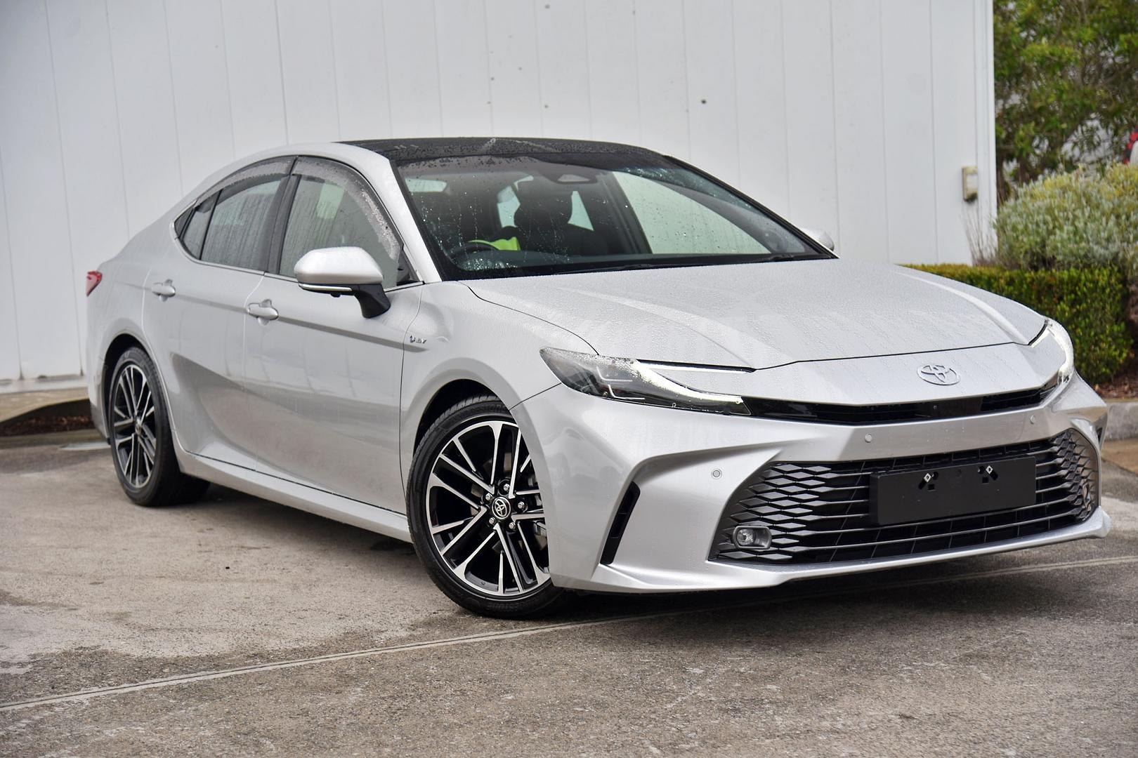 Image of 2024 Toyota Camry Hybrid SL