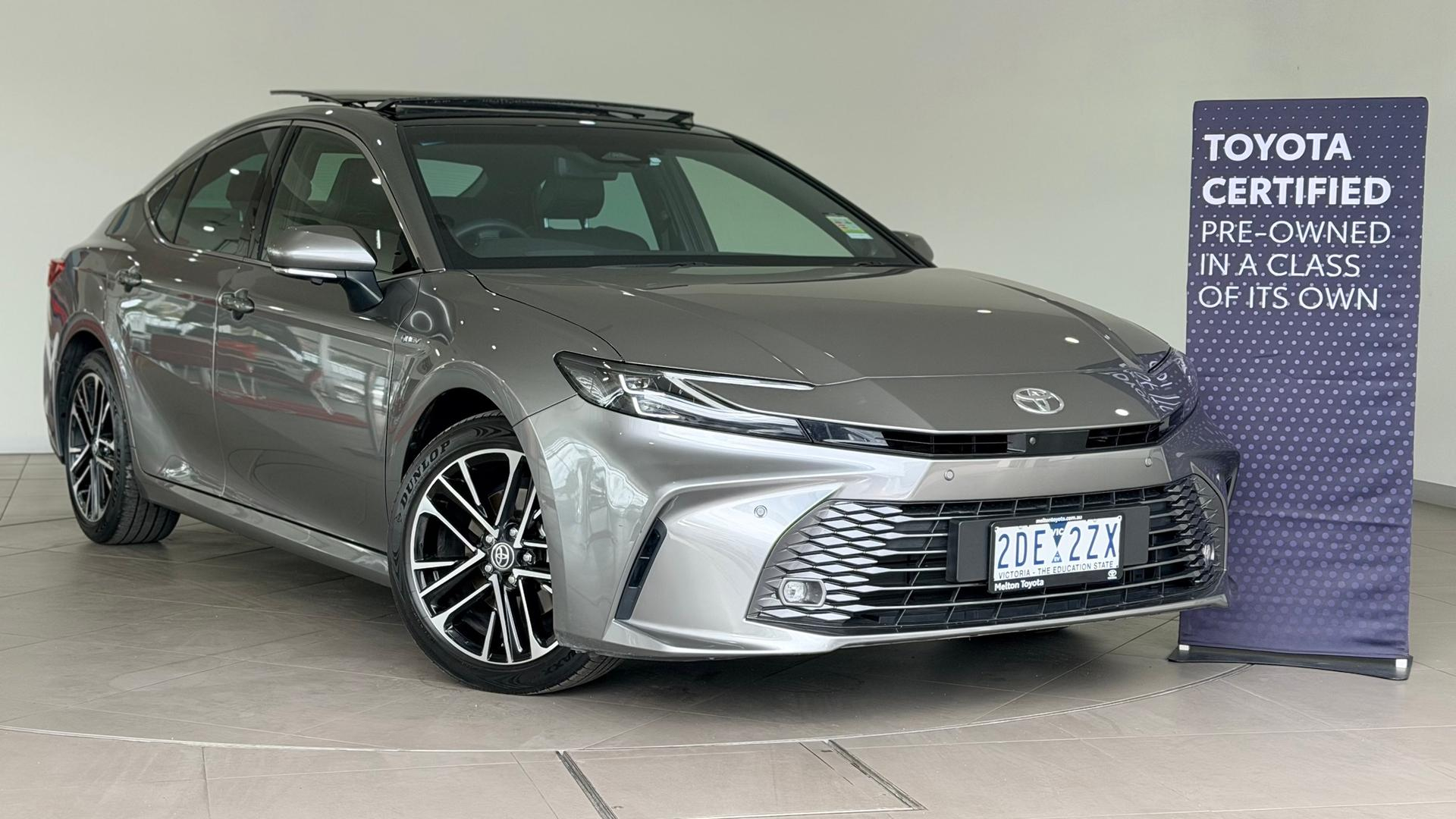 Image of 2025 Toyota Camry Hybrid SL