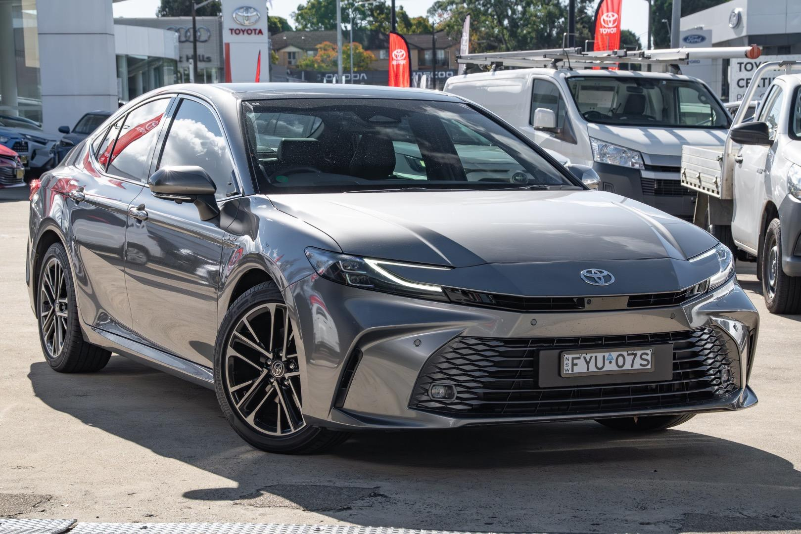 Image of 2025 Toyota Camry Hybrid SL