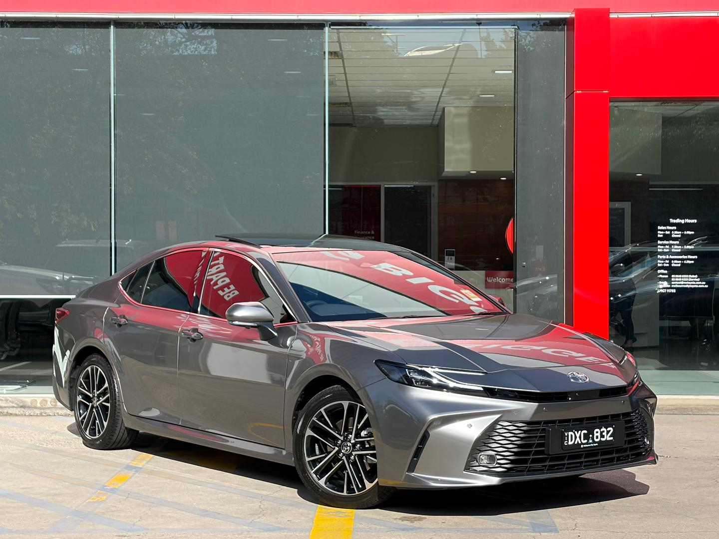 Image of 2025 Toyota Camry Hybrid SL