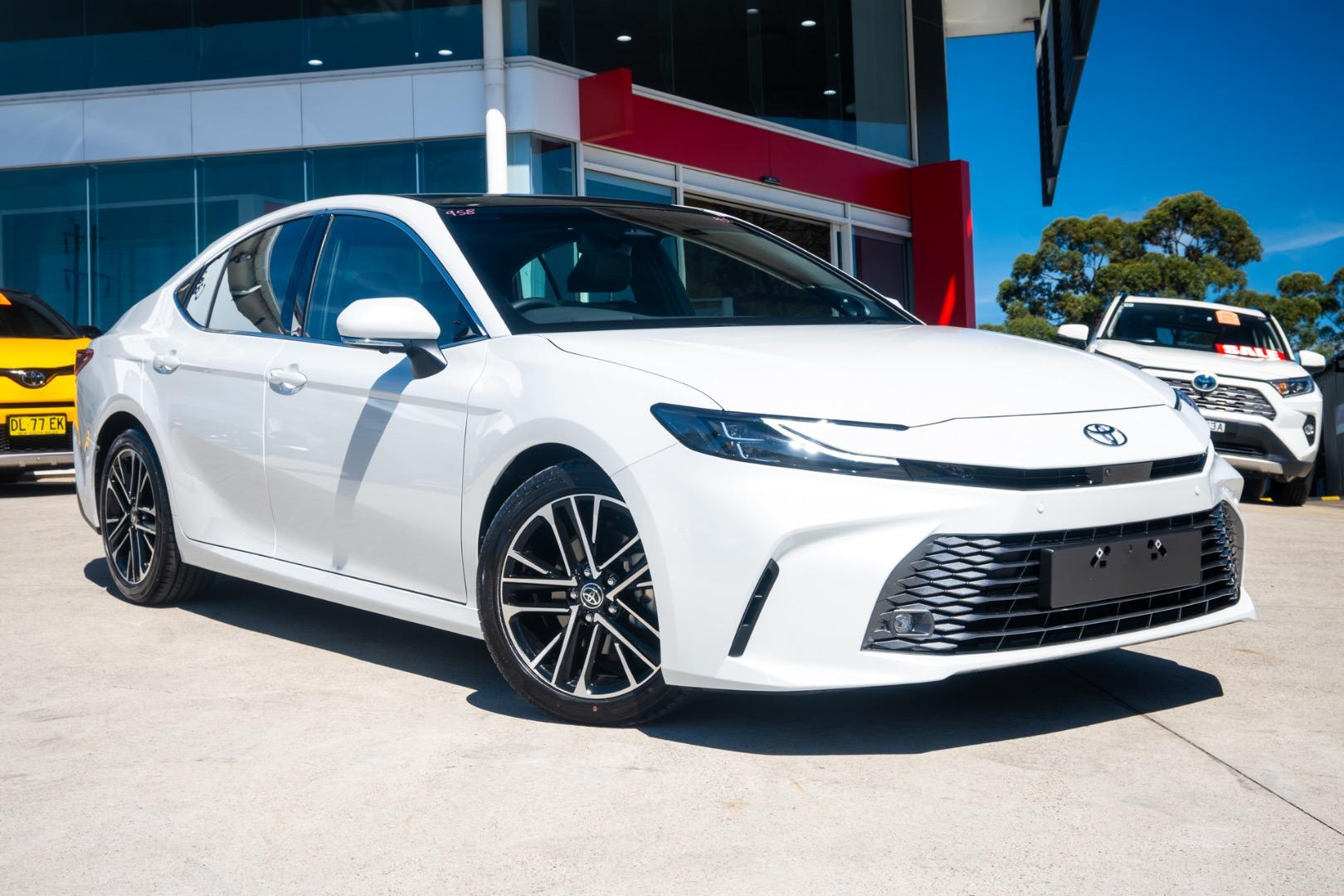 Image of 2025 Toyota Camry Hybrid SL