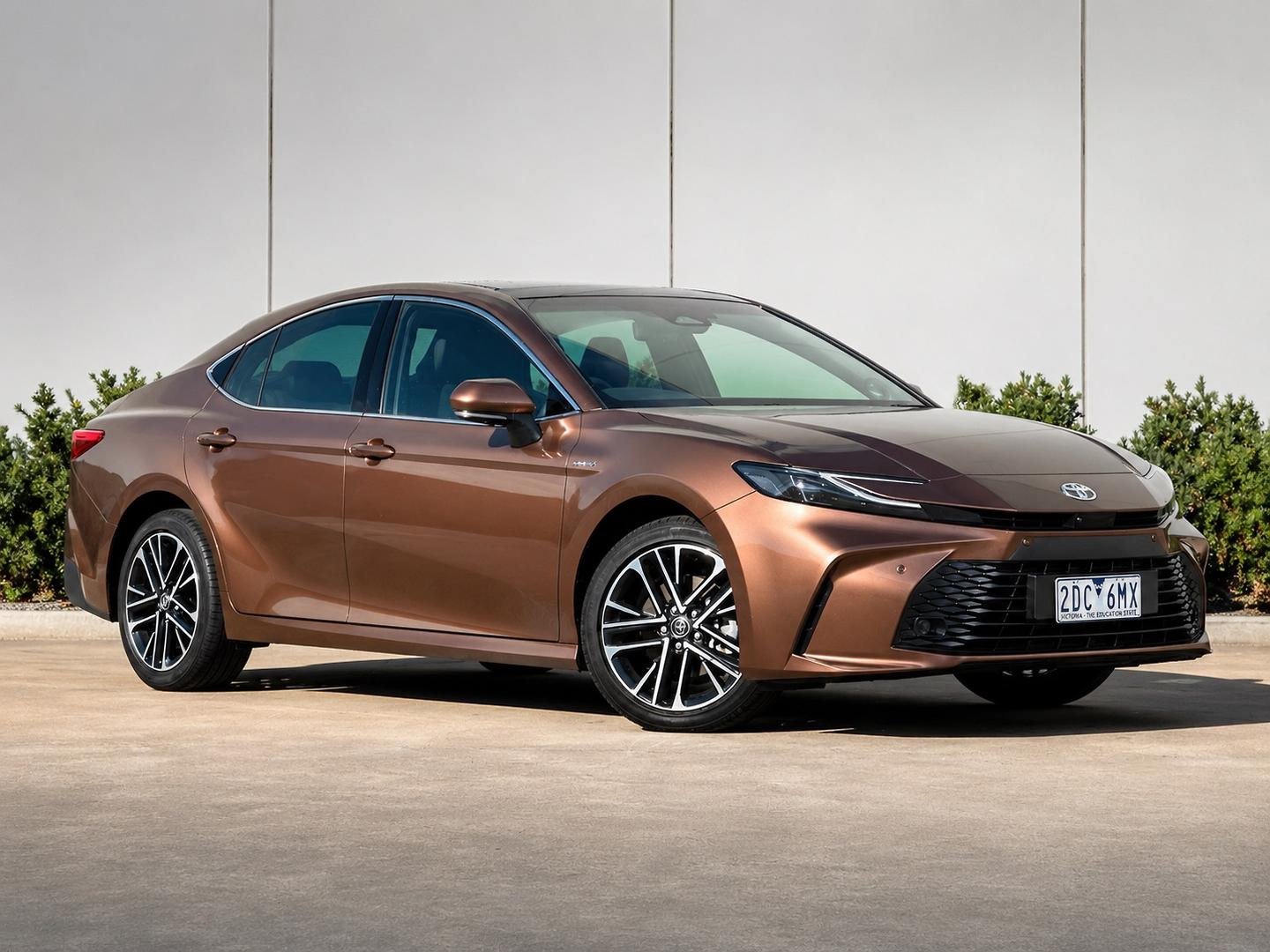 Image of 2025 Toyota Camry Hybrid SL